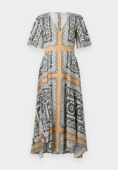 Maxi ruha V-nyakkivágással, rövid ujjal és aszimmetrikus aljjal. Kék, zöld és bézs geometriai mintázattal rendelkezik, fitted derekkal.