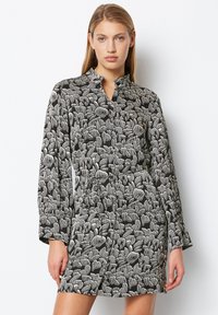 Marc O'Polo - WIDE SLEEVE COLLARSTAND GATHERING DETAILS FINE BELT - Blousejurk - black Miniatuurafbeelding 1