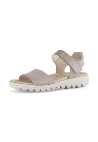 Lichtgrijze suède sandalen met een brede teenband, elastische enkelband en een witte kartelzool voor grip en comfort.