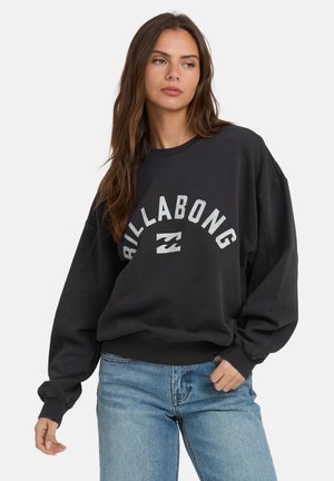 - Bluza