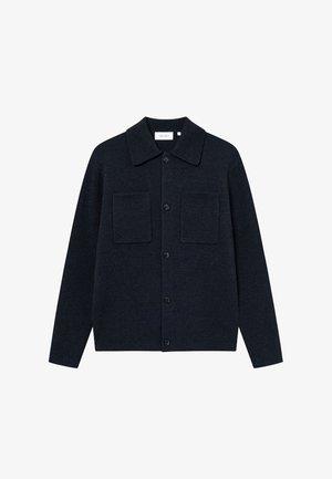 Marinblå cardigan i texturerad väv, med krage, knappstängning och två bröstfickor. Klassisk design med en avslappnad passform.