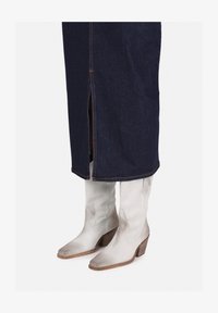 Atlasīts, digital grey