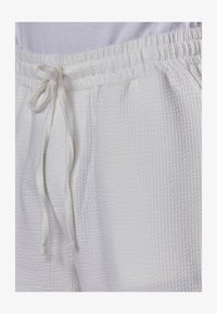 Nije odabrano, off white