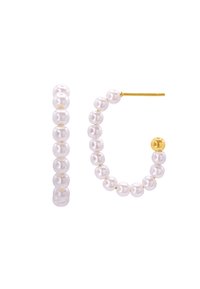 Perlenohrringe mit goldfarbenem Stift, die ein lineares Design mit einzelnen Perlen und einer kreisförmigen Form aufweisen, die durch eine goldene Kugel akzentuiert wird.