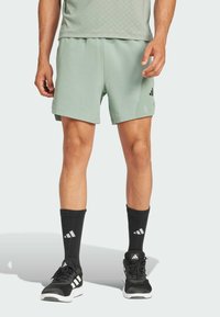 adidas Performance POWER 3-STRIPES - Pantalón corto de deporte - silver green