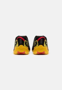 La Sportiva BUSHIDO III - Bėgimo bateliai, skirti nelygiam paviršiui - black/yellow