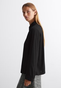Marc O'Polo REGULAR AUS FLIESSENDEM  - Button-down blouse - black