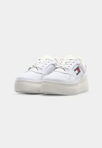 Thumbnail Image 5