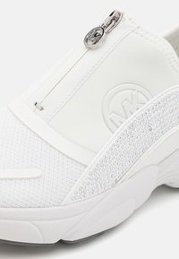 MICHAEL Michael Kors SAMI ZIP TRAINER - Sneaker low - optic white