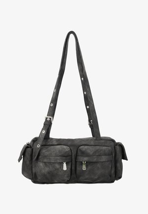 Zwarte rechthoekige schoudertas met twee ritssluitingen aan de voorkant, zijvakken en verstelbare band met metalen gesp en oogjes.