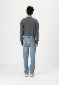 Hollister Co. Ravne kavbojke - medium wash