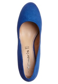 Blå mocka balettlägenhet med rund tå, lätt vadderad innersula och ett mjukt läderinteriör med logotypdetalj.