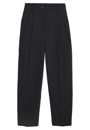 Pantalon noir taille haute, coupe ajustée, avec plis devant, poches latérales, passants de ceinture et fermeture avant par bouton et zip.