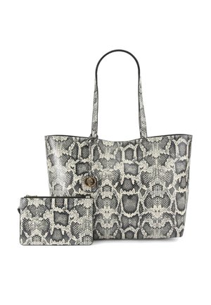 Schwarze und weiße Schlange-Print Tote Bag mit zwei Griffen, ausgestattet mit einem runden Logo-Akzent und einem passenden Reißverschlussbeutel zur Aufbewahrung.