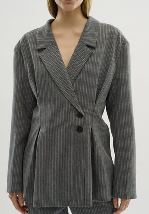 Blézer - thunderstorm