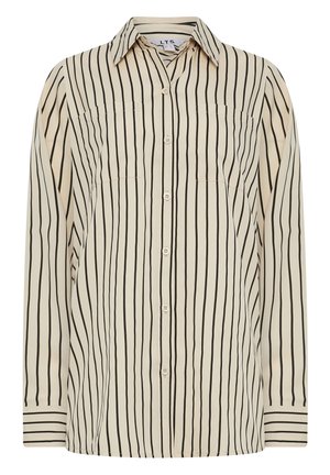Camisa a rayas en crema con rayas verticales negras, con cuello con solapa, cierre de botones y dos bolsillos en el pecho. Textura de tela suave.
