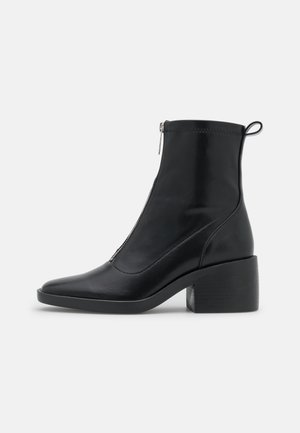 ONLBLUSH FRONT ZIP - Botki - black