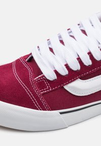 Vans KNU SKOOL UNISEX Trainers rhododendron/dark red Zalando - Main Image