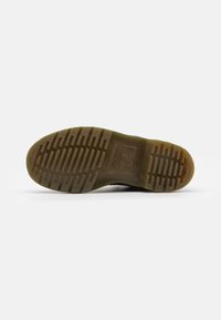 Dr. Martens Stivaletti stringati - black