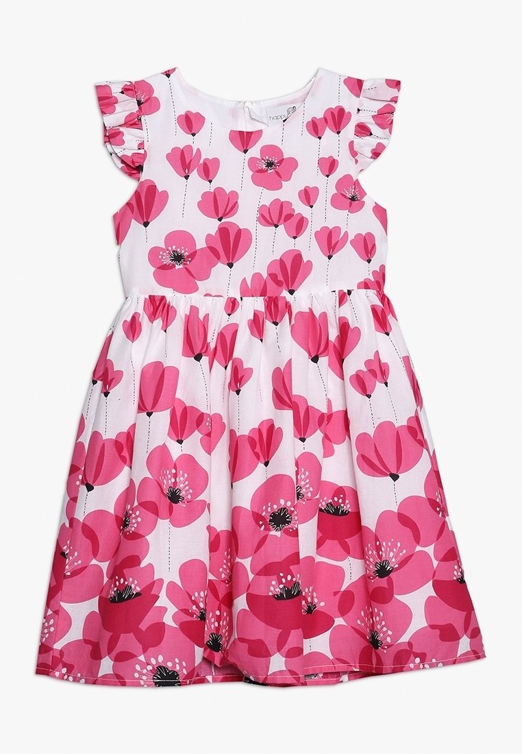 Rotes Blumenkleid mit kurzen, rüschierten Ärmeln, rundem Ausschnitt und gerafftem Rock, auf weißem Hintergrund mit schwarzen Blütenmitten.