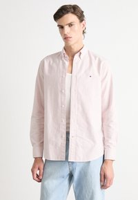 Tommy Hilfiger HERITAGE STRIPE SHIRT - Košeľa - terra red / white