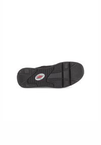 Zwarte schoenzool van textuur rubber, met een geprint loopvlak en een rond logo in het midden, ontworpen voor grip en ondersteuning.