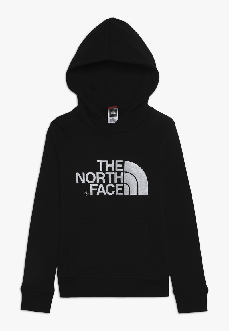 Černá mikina s kapucí a velkým bílým logem "THE NORTH FACE." Obsahuje přední klokankovou kapsu a žebrované manžety.