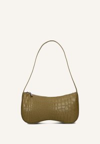 Olivgrüne Tasche aus Kunstkrokodilleder mit geschwungenem Design, Einzelriemen und Reißverschluss. Flacher Boden für Stabilität und strukturierte Form.