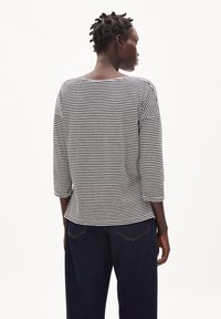 ARMEDANGELS SIAA LOVELY STRIPES - Longsleeve - black oatmilk