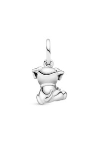 Charm de perro de plata con diseño de un perro sentado, con orejas y cola detalladas, textura suave y un lazo para sujeción.