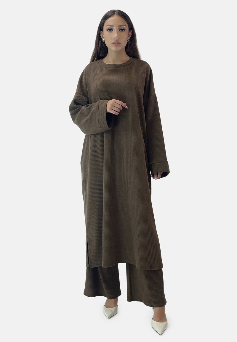 Elara SET - Abito in maglia - braun