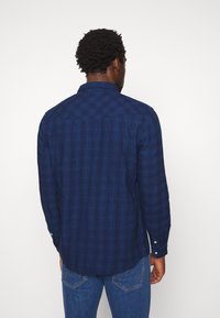 Wrangler WESTERN  - Camisa - mid indigo