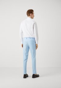 Isaac Dewhirst THE FASHION SUIT SET - Completo - dusty blue