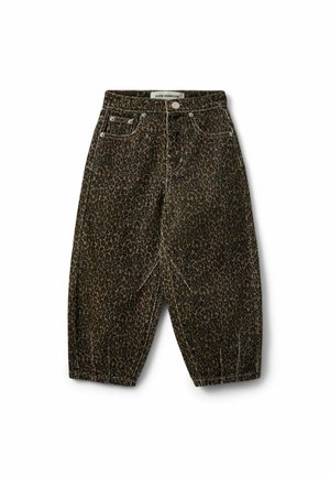 Pantalon court taille haute à imprimé léopard marron et noir, poches avant, fermeture à boutons et plis près de l'ourlet.