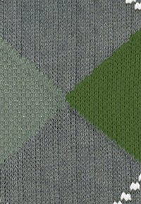 Strickstoff mit einem Diamantmuster in Grautönen und Grün, mit einer strukturierten Oberfläche und kontrastierenden hellen Akzenten.