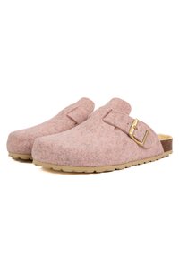 Sabots en feutre rose avec une surface texturée, dotés d'une attache dorée et d'une semelle en caoutchouc brun clair avec un profilé à motifs.