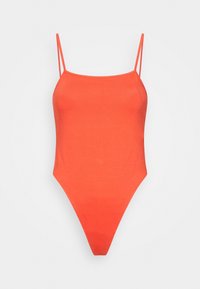 Röd baddräkt i ett stycke med tunna spagettiband, högskurna ben och en slät, elastisk textur. Minimalistisk design och enfärgad.