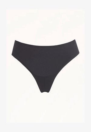 Schwarze Tanga-Unterwäsche aus glattem, elastischem Stoff mit nahtlosem Design und breitem Bund, das eine minimalistische und elegante Silhouette bietet.