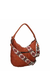 Sac hobo en cuir brun avec une poignée tressée et une sangle réglable à motif présentant des designs géométriques rouge et noir. Fermeture zippée.