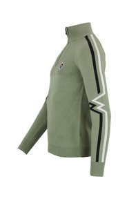 Pull en tricot vert avec un col montant, présentant des accents rayés noirs et blancs sur les manches et un logo rond sur la poitrine.