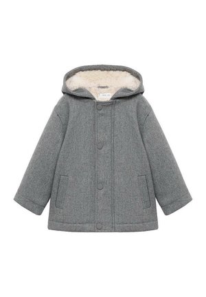 Manteau gris en mélange de laine avec une doublure en fourrure pour la capuche, des boutons-pression et deux poches latérales. Il présente des manches larges et une coupe droite.