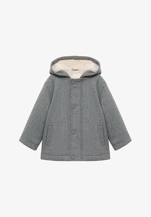 Cappotto grigio in misto lana con una fodera in pelliccia per il cappuccio, bottoni a pressione e due tasche laterali. Presenta maniche larghe e una linea diritta.