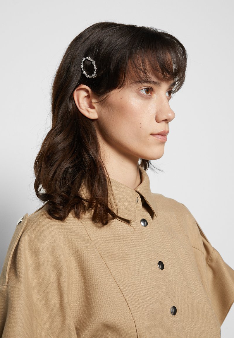 Damen Halsketten | Marchesa OVAL FLOWER BARRETTE Haar-Styling-Accessoires silver-coloured/silberfarben - TA55957 Damen Halsketten | Marchesa OVAL FLOWER BARRETTE Haar-Styling-Accessoires silver-coloured/silberfarben - TA55957