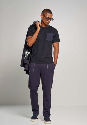 STRETCH TECHNICAL WITH POCKET - T-Shirt basic - black