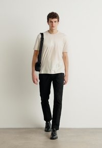 Thumbnail Image 2