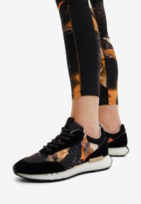 Desigual Baskets basses - black