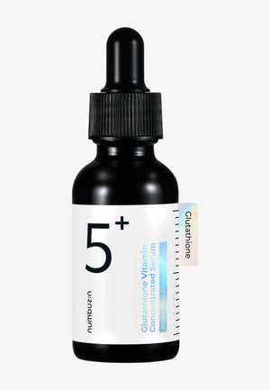 Flacon compte-gouttes noir étiqueté « 5+ Sérum Concentré Vitamine Glutathion Éclaircissant Antioxydant » sur fond blanc.