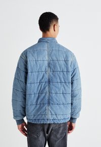 Thumbnail Image 4