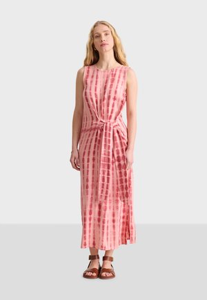 Day dress - coral