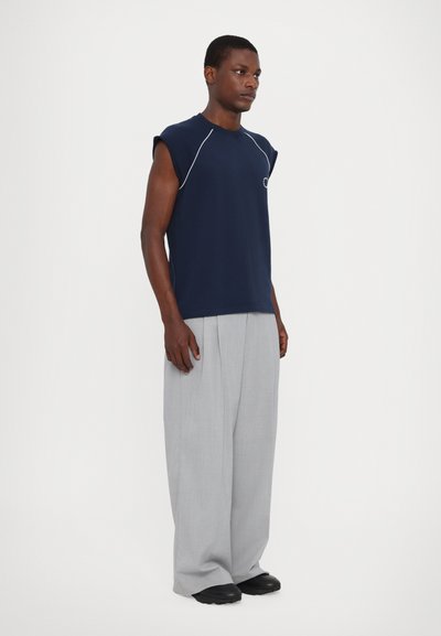Ron Dorff SLEEVELESS PIPING - Mikina - deep ocean